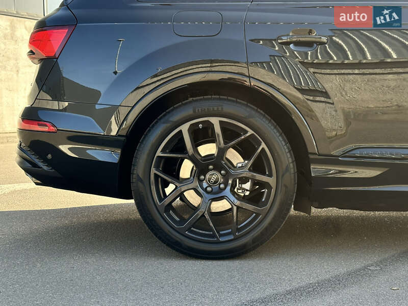 Внедорожник / Кроссовер Audi Q7 2025 в Киеве