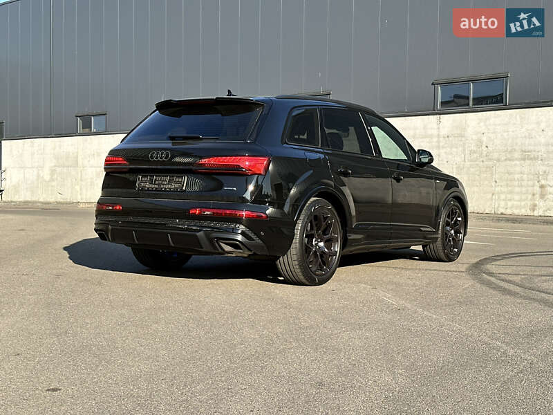 Внедорожник / Кроссовер Audi Q7 2025 в Киеве