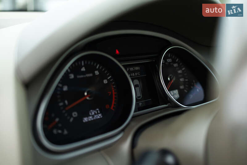 Позашляховик / Кросовер Audi Q7 2015 в Мукачевому