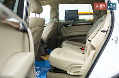 Внедорожник / Кроссовер Audi Q7 2015 в 