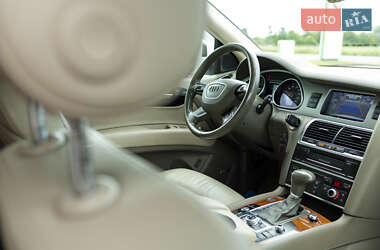 Внедорожник / Кроссовер Audi Q7 2015 в 