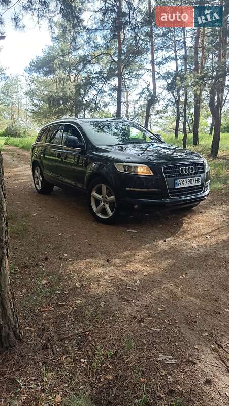 Внедорожник / Кроссовер Audi Q7 2008 в 