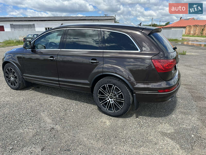 Позашляховик / Кросовер Audi Q7 2011 в Косові