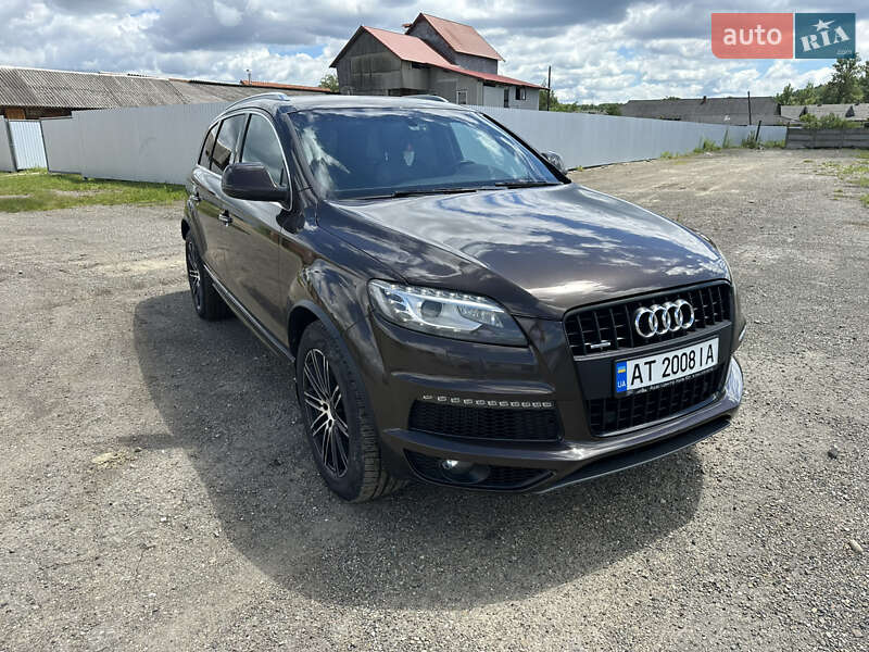 Позашляховик / Кросовер Audi Q7 2011 в Косові
