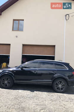 Внедорожник / Кроссовер Audi Q7 2015 в 