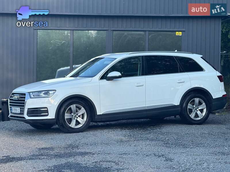 Внедорожник / Кроссовер Audi Q7 2015 в 