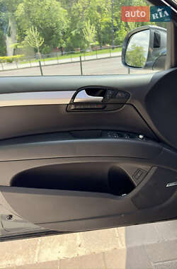 Внедорожник / Кроссовер Audi Q7 2014 в 