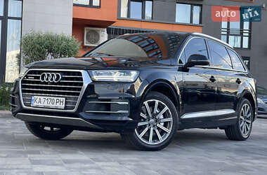 Внедорожник / Кроссовер Audi Q7 2017 в 