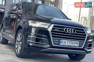 Внедорожник / Кроссовер Audi Q7 2017 в 