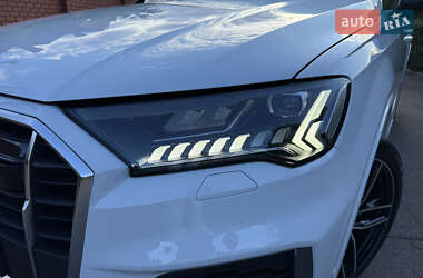 Внедорожник / Кроссовер Audi Q7 2023 в 