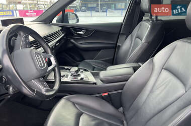 Позашляховик / Кросовер Audi Q7 2017 в 