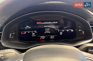 Позашляховик / Кросовер Audi Q7 2021 в 