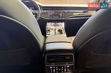 Позашляховик / Кросовер Audi Q7 2021 в 