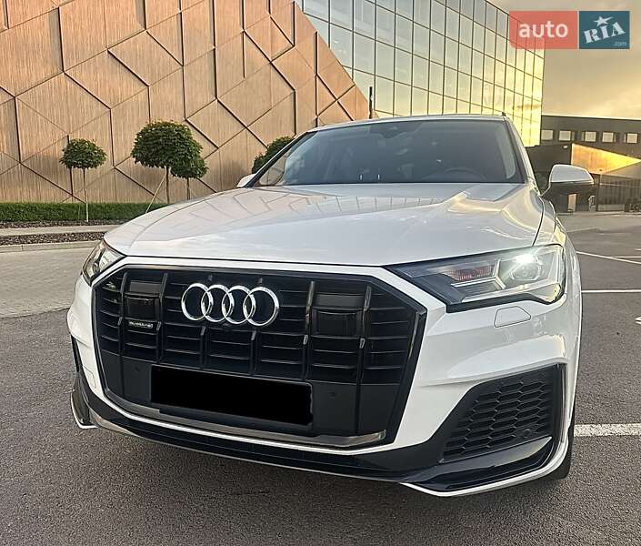 Позашляховик / Кросовер Audi Q7 2020 в Ужгороді