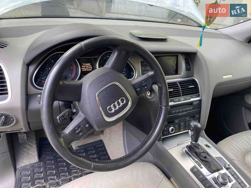 Внедорожник / Кроссовер Audi Q7 2006 в Измаиле