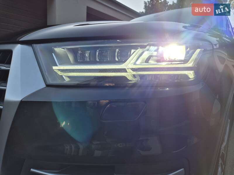 Позашляховик / Кросовер Audi Q7 2017 в Вінниці
