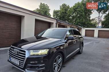 Позашляховик / Кросовер Audi Q7 2017 в 