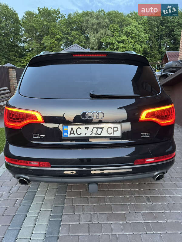 Позашляховик / Кросовер Audi Q7 2013 в Луцьку