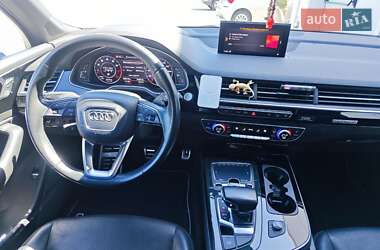 Внедорожник / Кроссовер Audi Q7 2017 в 
