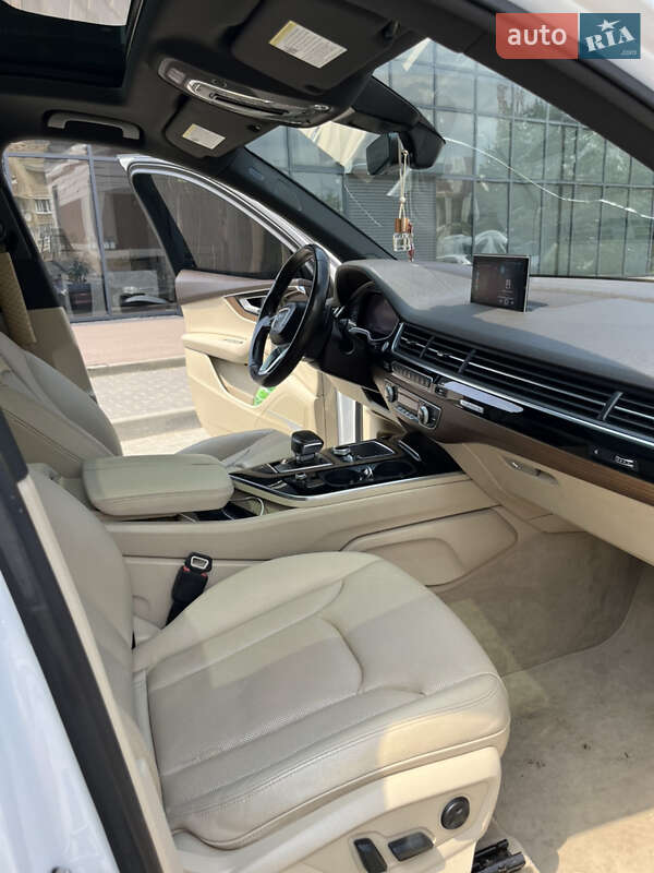 Внедорожник / Кроссовер Audi Q7 2017 в Львове