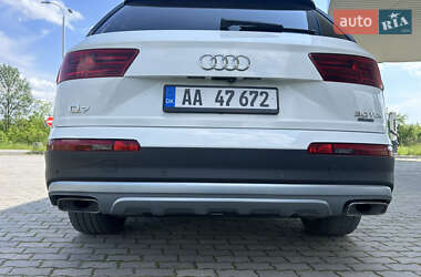 Внедорожник / Кроссовер Audi Q7 2015 в 
