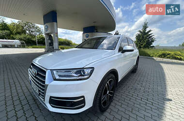 Внедорожник / Кроссовер Audi Q7 2015 в 