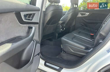 Внедорожник / Кроссовер Audi Q7 2015 в 