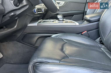 Внедорожник / Кроссовер Audi Q7 2015 в 