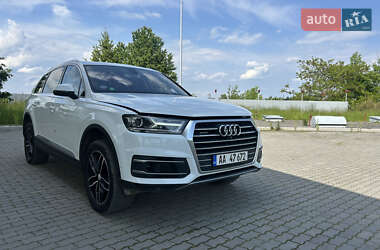 Внедорожник / Кроссовер Audi Q7 2015 в 