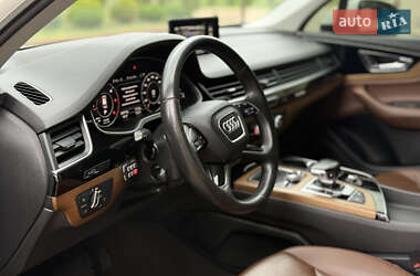 Внедорожник / Кроссовер Audi Q7 2015 в 