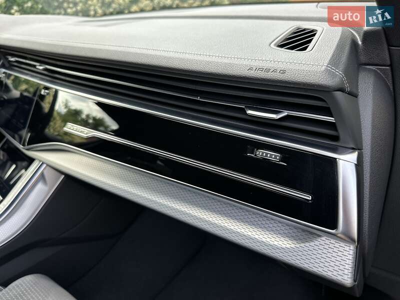 Внедорожник / Кроссовер Audi Q7 2024 в Киеве