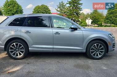 Внедорожник / Кроссовер Audi Q7 2017 в 