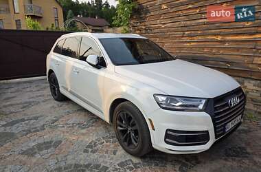 Внедорожник / Кроссовер Audi Q7 2018 в 