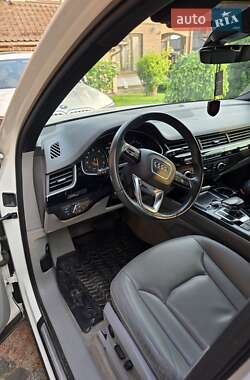 Внедорожник / Кроссовер Audi Q7 2018 в 