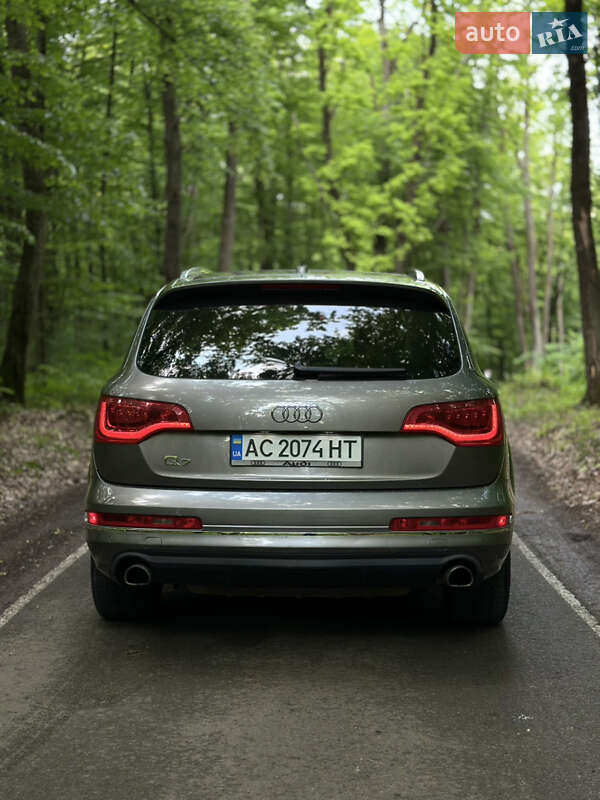 Позашляховик / Кросовер Audi Q7 2013 в Луцьку