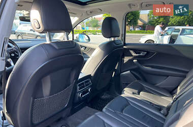 Внедорожник / Кроссовер Audi Q7 2015 в 