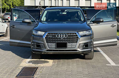 Внедорожник / Кроссовер Audi Q7 2015 в 