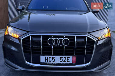 Позашляховик / Кросовер Audi Q7 2021 в 