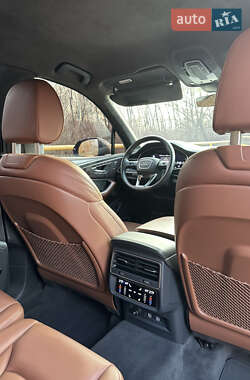 Позашляховик / Кросовер Audi Q7 2020 в 