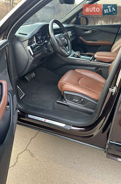 Позашляховик / Кросовер Audi Q7 2020 в 