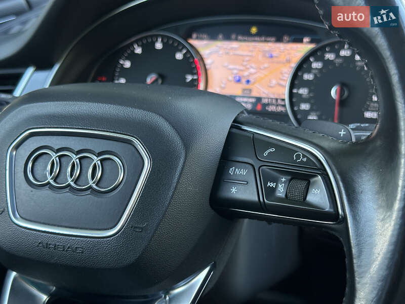 Внедорожник / Кроссовер Audi Q7 2017 в Одессе