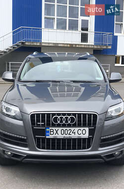 Внедорожник / Кроссовер Audi Q7 2015 в 