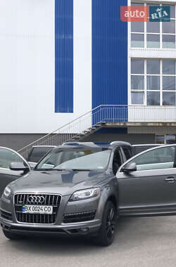 Внедорожник / Кроссовер Audi Q7 2015 в 