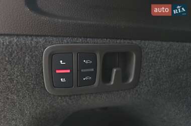 Внедорожник / Кроссовер Audi Q7 2018 в 