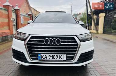 Внедорожник / Кроссовер Audi Q7 2015 в 