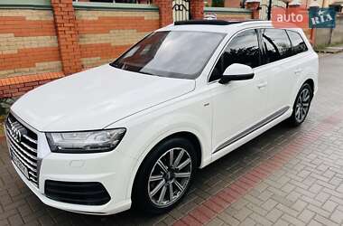 Внедорожник / Кроссовер Audi Q7 2015 в 