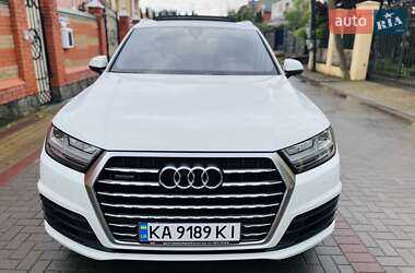 Внедорожник / Кроссовер Audi Q7 2015 в 