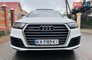 Внедорожник / Кроссовер Audi Q7 2015 в 