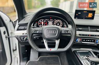 Внедорожник / Кроссовер Audi Q7 2015 в 
