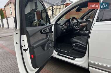 Внедорожник / Кроссовер Audi Q7 2015 в 
